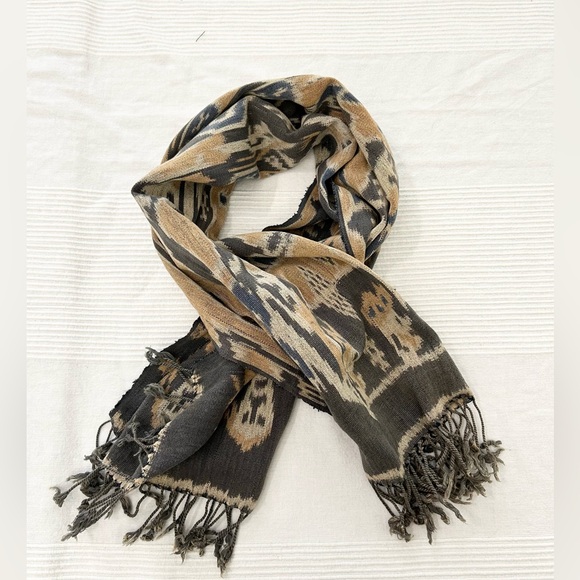 Sumba Ikat Textile Scarf or Wall Hanging - Picture 8 of 11